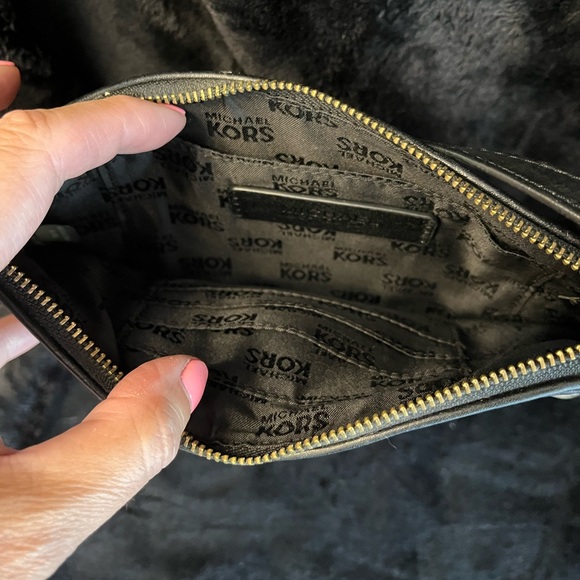 Authentic Michael Kors small purse or wristlet - Picture 2 of 4